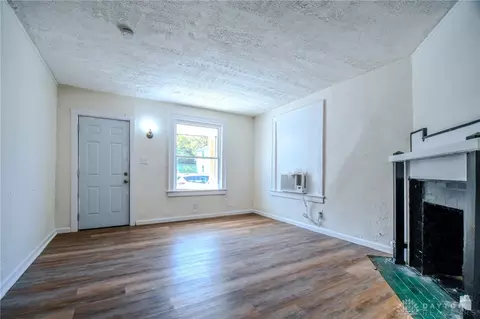 828 E Main St, Springfield, OH 45503 photo 7