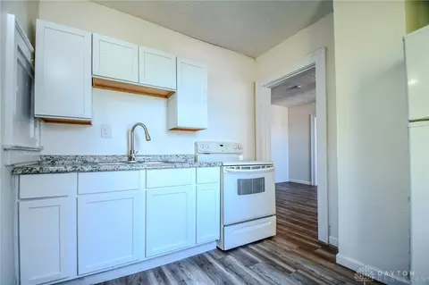 828 E Main St, Springfield, OH 45503 photo 13