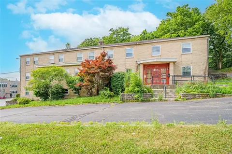 220 W Siebenthaler Ave, Dayton, OH 45405