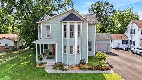48 N Limestone St, Jamestown, OH 45335