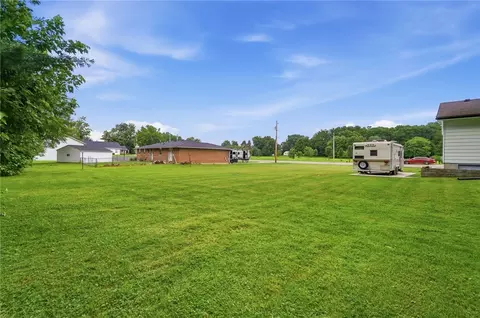 Exterior - 1801 Beacon St, Springfield, OH 45505 photo 8 of 21