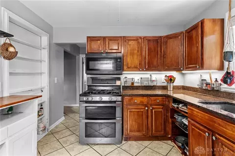 Kitchen - 345 Durrell Ave, Cincinnati, OH 45215 photo 2 of 5