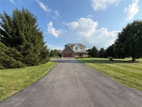 3875 Pinewood Ave, Springfield, OH 45502 photo 2