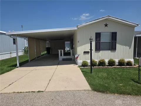 217 Pecan Dr, Fairborn, OH 45324
