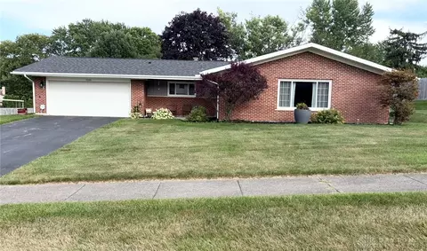 5330 Wolf Ridge Rd, Dayton, OH 45415