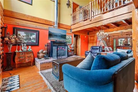 Living - 963 Pratt Rd, Blanchester, OH 45107 photo 4 of 7