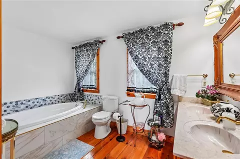 Bath - 963 Pratt Rd, Blanchester, OH 45107 photo 8 of 9