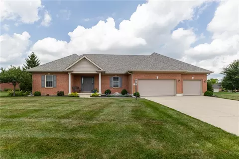 801 Hawk Ave, Tipp City, OH 45371