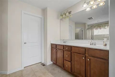 Entry Way - 35 Louise Dr, Springboro, OH 45066 photo 2 of 3