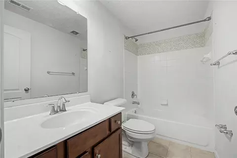 Bath - 35 Louise Dr, Springboro, OH 45066 photo 4 of 4