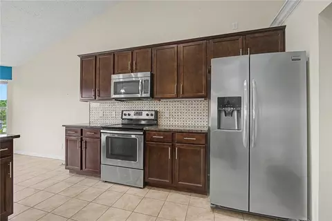 Kitchen - 35 Louise Dr, Springboro, OH 45066 photo 3 of 8