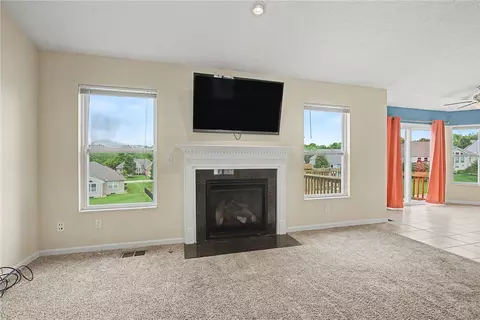 Living - 35 Louise Dr, Springboro, OH 45066 photo 7 of 11