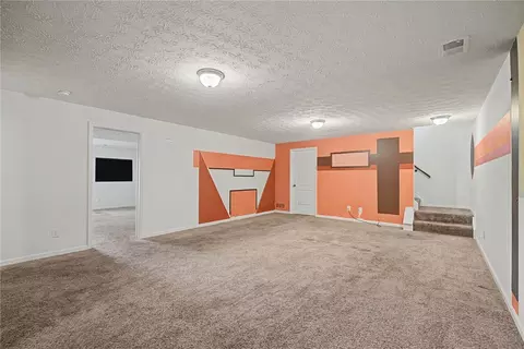 Living - 35 Louise Dr, Springboro, OH 45066 photo 9 of 11