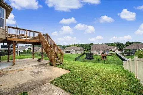 Exterior - 35 Louise Dr, Springboro, OH 45066 photo 3 of 4