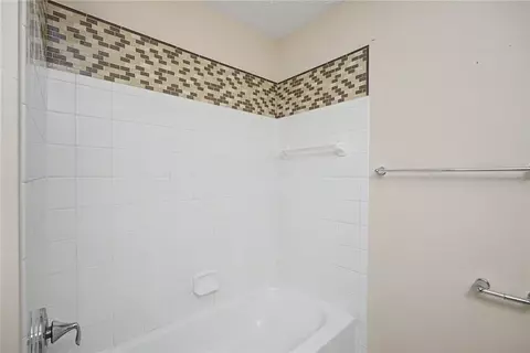 Bath - 35 Louise Dr, Springboro, OH 45066 photo 3 of 4