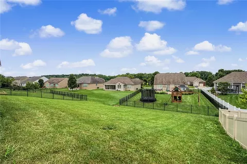 Exterior - 35 Louise Dr, Springboro, OH 45066 photo 4 of 4