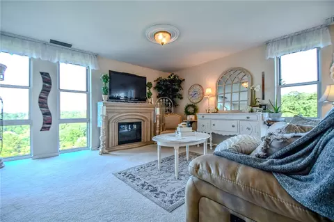 Living - 2230 S Patterson Blvd #71, Kettering, OH 45409 photo 3 of 5