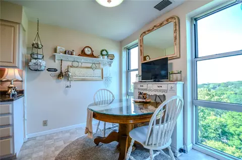 Dining - 2230 S Patterson Blvd #71, Kettering, OH 45409 photo 3 of 4