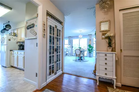 Entry Way - 2230 S Patterson Blvd #71, Kettering, OH 45409 photo 2 of 4