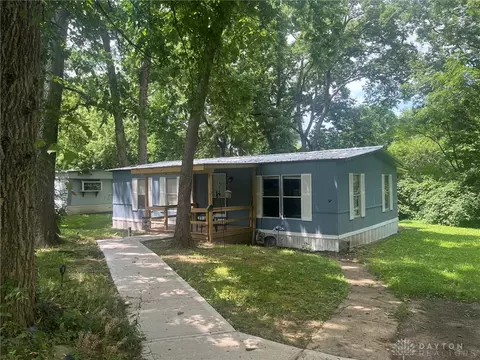 57 Rochester Hill Dr, Hamilton, OH 45011