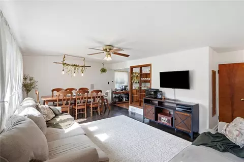 Living - 719 Lawnview Ave, Springfield, OH 45505 photo 2 of 2