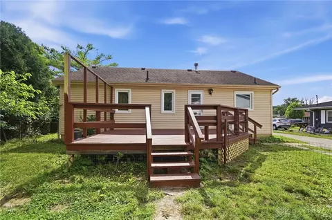 Exterior - 719 Lawnview Ave, Springfield, OH 45505 photo 5 of 11