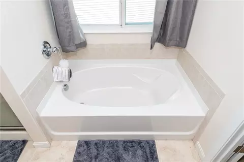 Bath - 6590 Thistle Grv, Morrow, OH 45152 photo 3 of 5