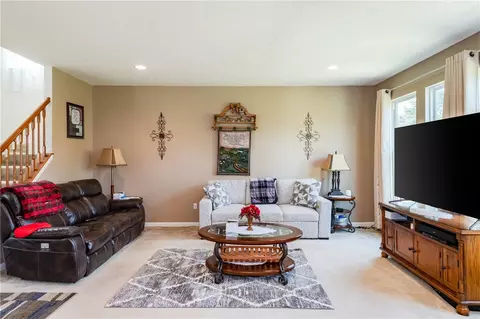 Living - 6590 Thistle Grv, Morrow, OH 45152 photo 3 of 3