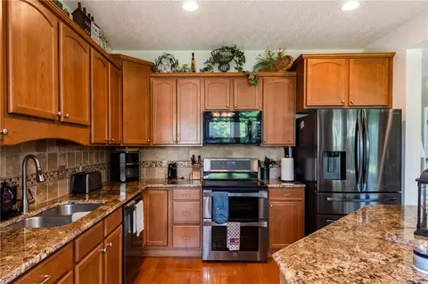 Kitchen - 6590 Thistle Grv, Morrow, OH 45152 photo 1 of 3