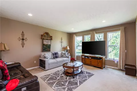 Living - 6590 Thistle Grv, Morrow, OH 45152 photo 1 of 3