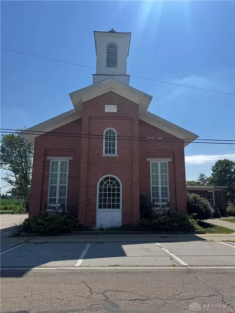 4690 N Sulphur Springs Rd, Brookville, OH 45309