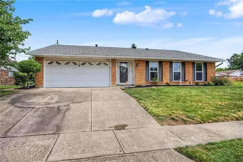 7361 Claircrest Dr, Huber Heights, OH 45424
