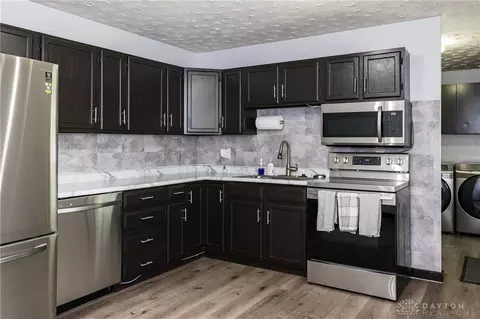 Kitchen - 518 Monaco Dr, Springfield, OH 45506 photo 2 of 4