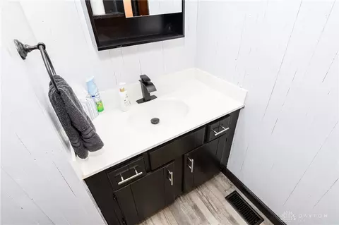 Bath - 518 Monaco Dr, Springfield, OH 45506 photo 2 of 3