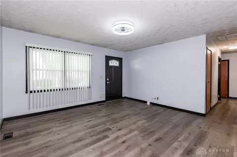 Living - 518 Monaco Dr, Springfield, OH 45506 photo 2 of 3