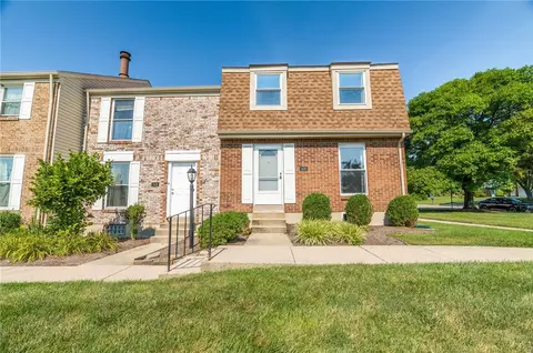 1420 Old Town Ct, Dayton, OH 45434