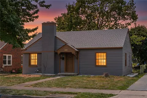 2421 Rugby Rd, Dayton, OH 45406