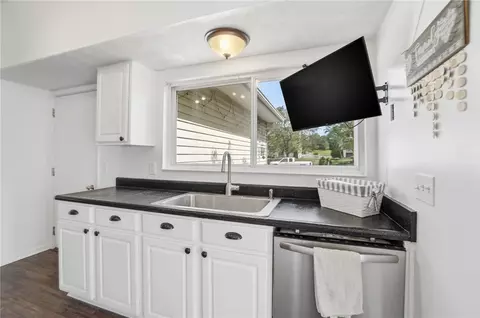 Kitchen - 70 E Long Meadow Dr, Springboro, OH 45066 photo 1 of 3