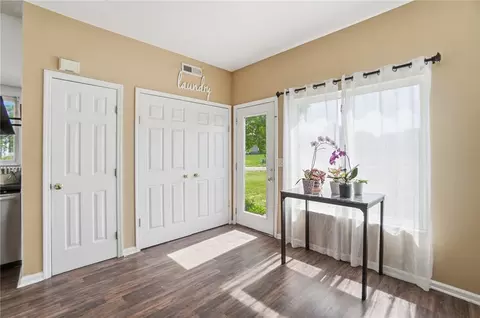 Entry Way - 70 E Long Meadow Dr, Springboro, OH 45066 photo 6 of 10