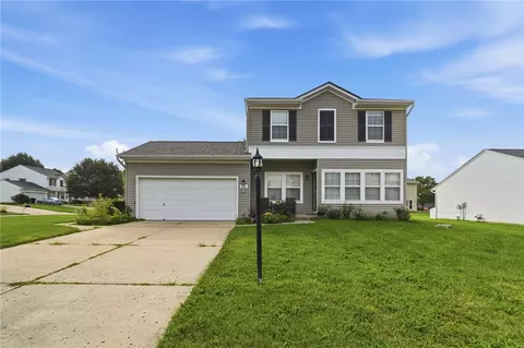 Exterior - 70 E Long Meadow Dr, Springboro, OH 45066 photo 2 of 9