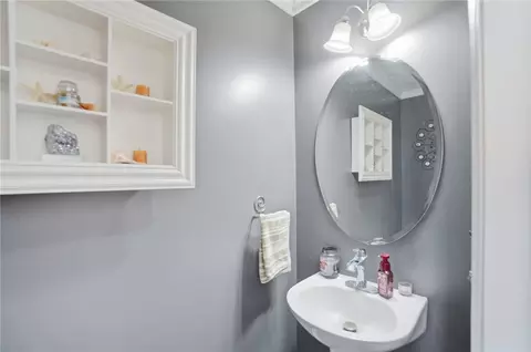 Bath - 70 E Long Meadow Dr, Springboro, OH 45066 photo 1 of 6