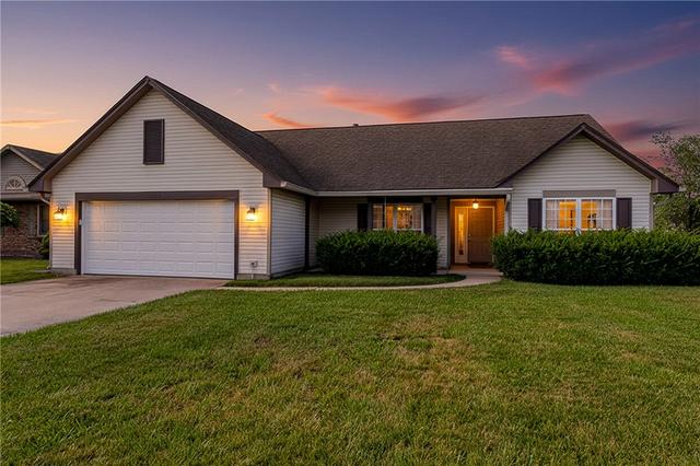1034 Meadowrun Rd, Englewood, OH 45322