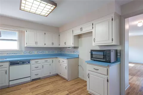 Kitchen - 6382 Seton Hill St, Centerville, OH 45459 photo 2 of 3