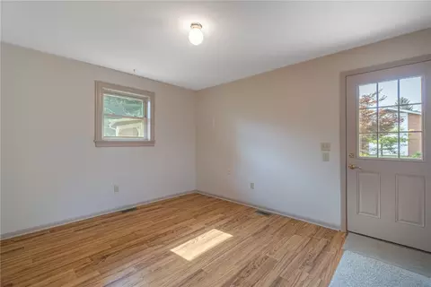 Bedroom - 6382 Seton Hill St, Centerville, OH 45459 photo 9 of 10