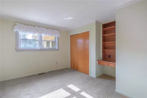 Bedroom - 6382 Seton Hill St, Centerville, OH 45459 photo 1 of 10
