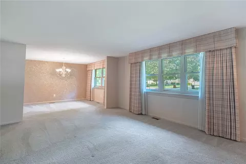 Living - 6382 Seton Hill St, Centerville, OH 45459 photo 1 of 6