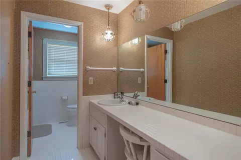Bath - 6382 Seton Hill St, Centerville, OH 45459 photo 1 of 4