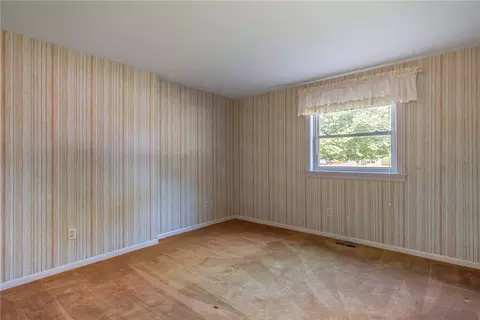 Bedroom - 6382 Seton Hill St, Centerville, OH 45459 photo 7 of 10