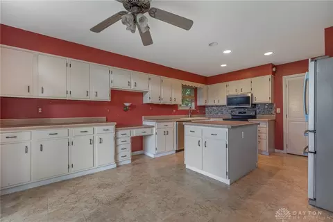 851 Weybridge Dr, Springfield, OH 45503 photo 11