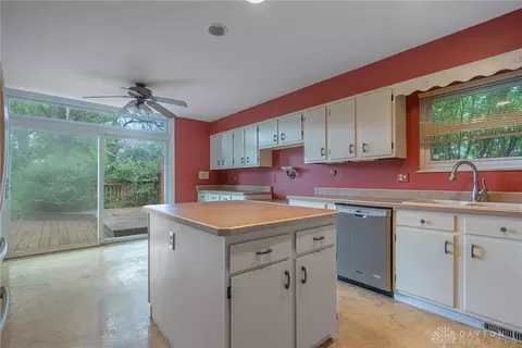 851 Weybridge Dr, Springfield, OH 45503 photo 10